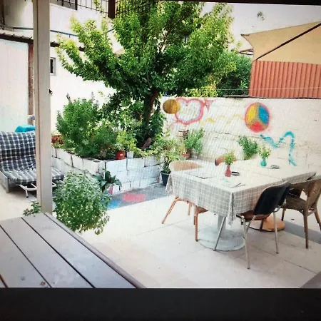 Paphos Inn Хостел *
