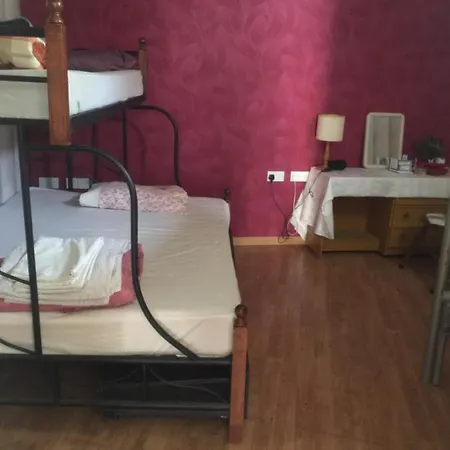 Hostal Paphos Inn *